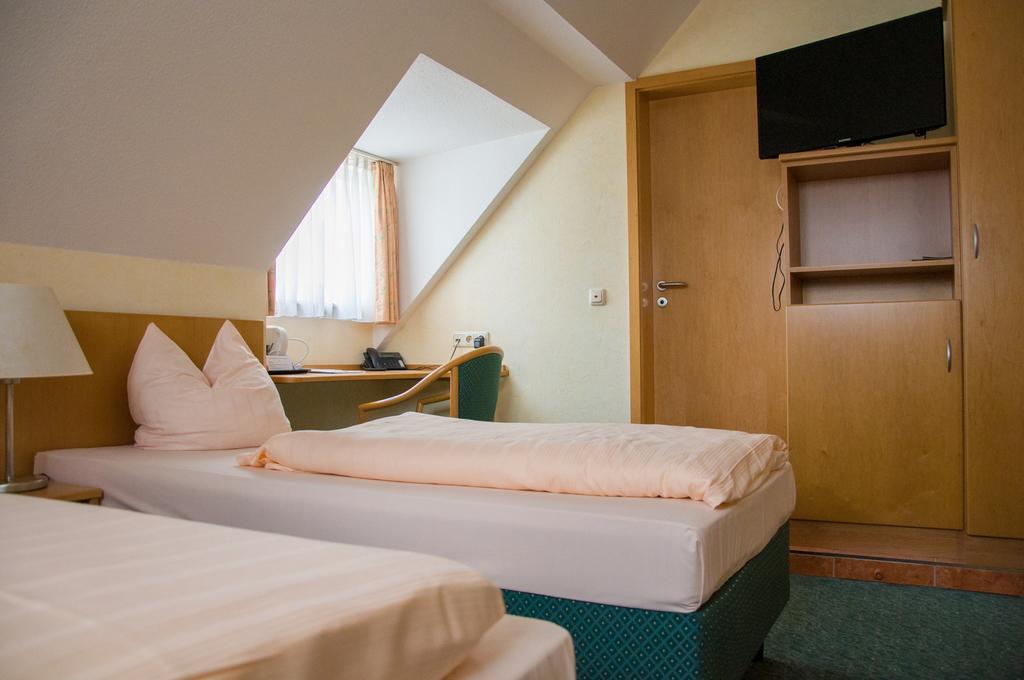 Domizil Alte Post Hotel Puttlingen Room photo