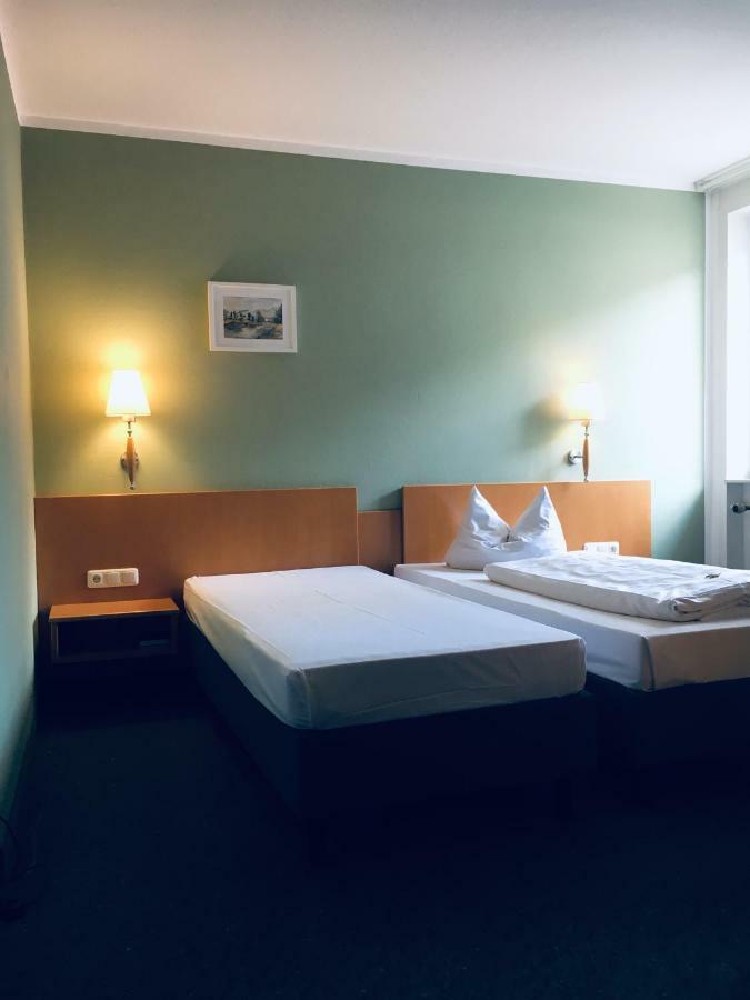Domizil Alte Post Hotel Puttlingen Exterior photo