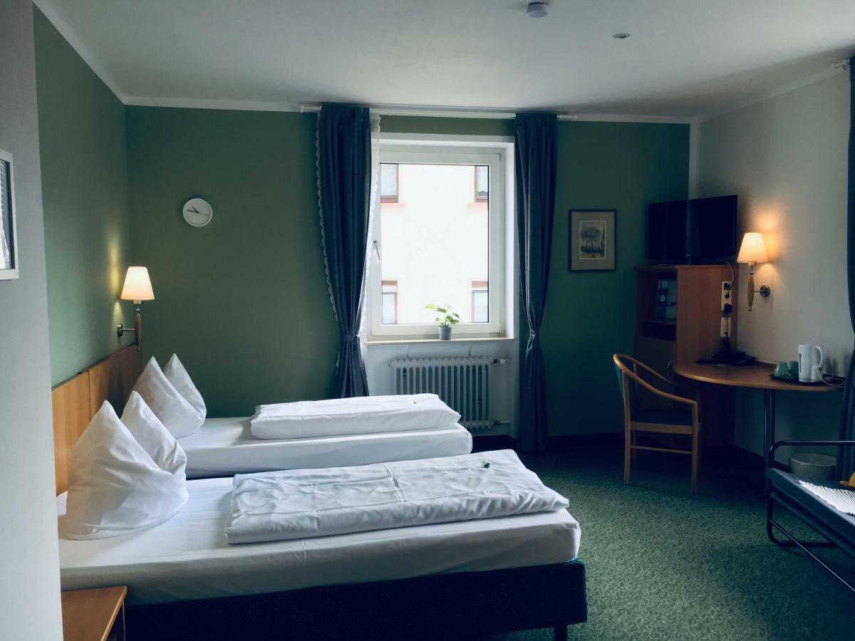 Domizil Alte Post Hotel Puttlingen Exterior photo
